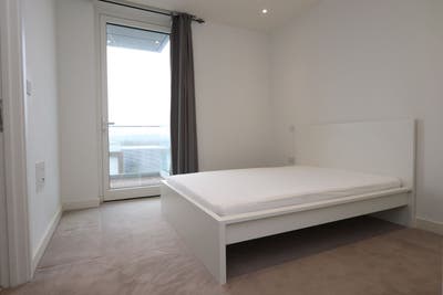 Luxury ensuite with gym & pool in Manor House N4 Main Photo