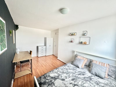 Dbl Co-Living Acommodation in Aldgate All Incl Main Photo