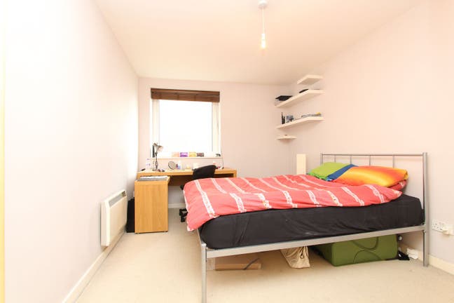 Stylish Double Room close to Limehouse station Main Photo