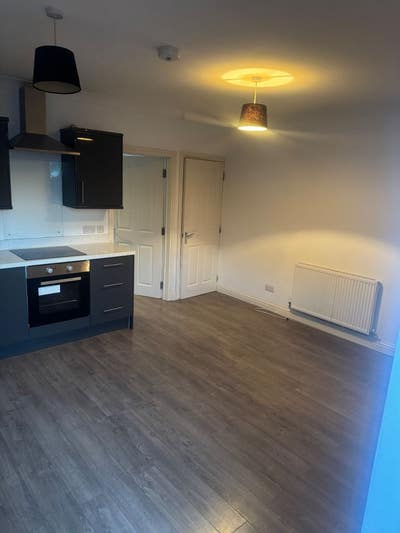 Newly Refurbished 2-Bed Flat | Spacious Living |  Main Photo