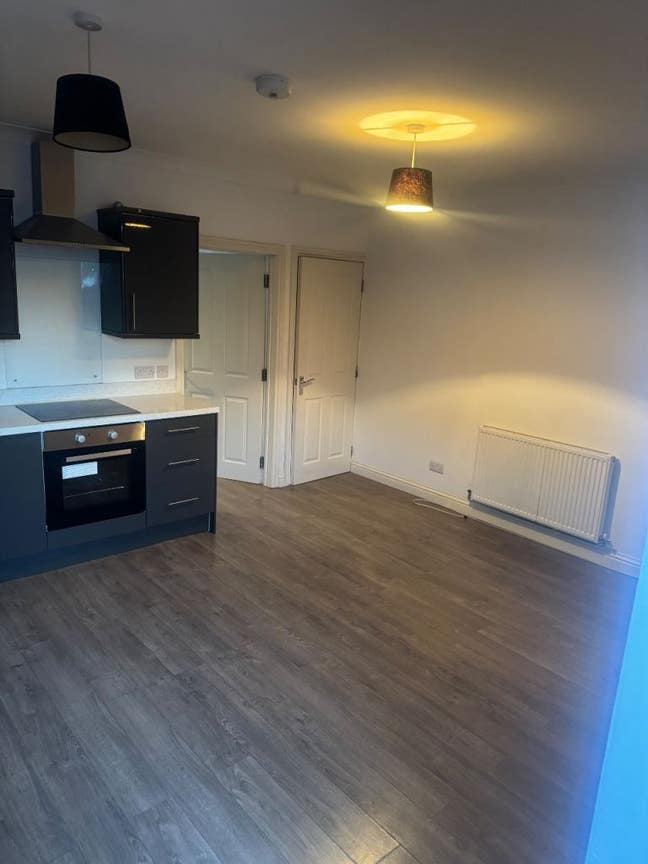 Newly Refurbished 2-Bed Flat | Spacious Living |  Main Photo