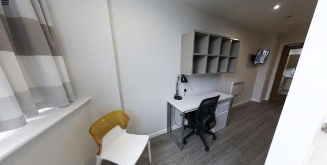 Student studio flat Main Photo
