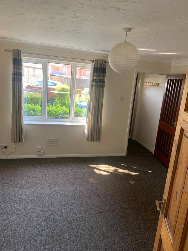 Newly renovated , ground floor apartment for let  Main Photo