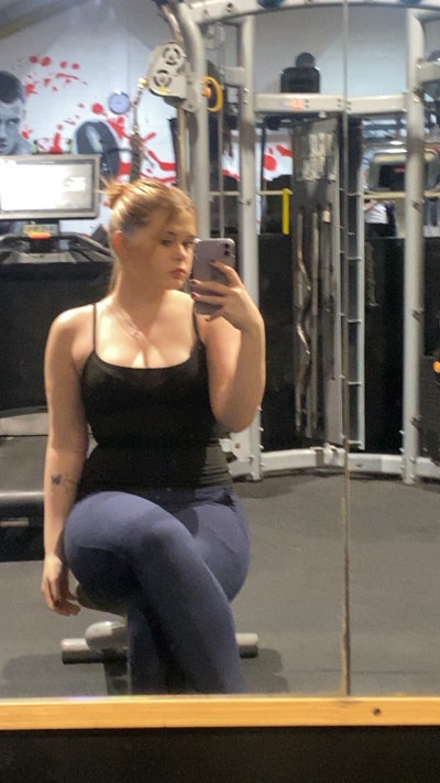 Female seeks a double room Main Photo