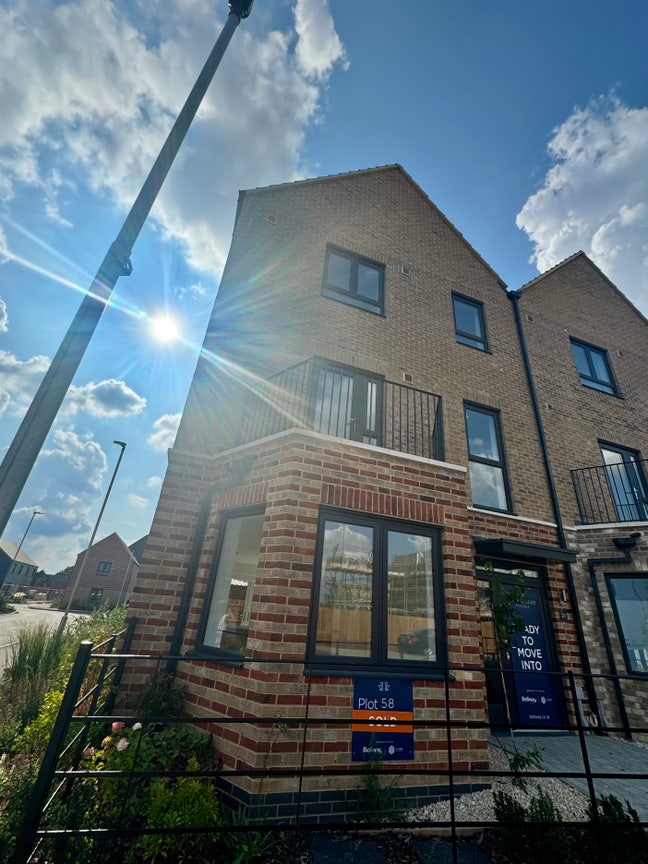 ✨ NEW en-suite rooms in Luxury Townhouse &Parking  Main Photo