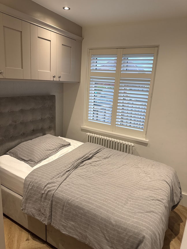 Single room with small double bed Main Photo