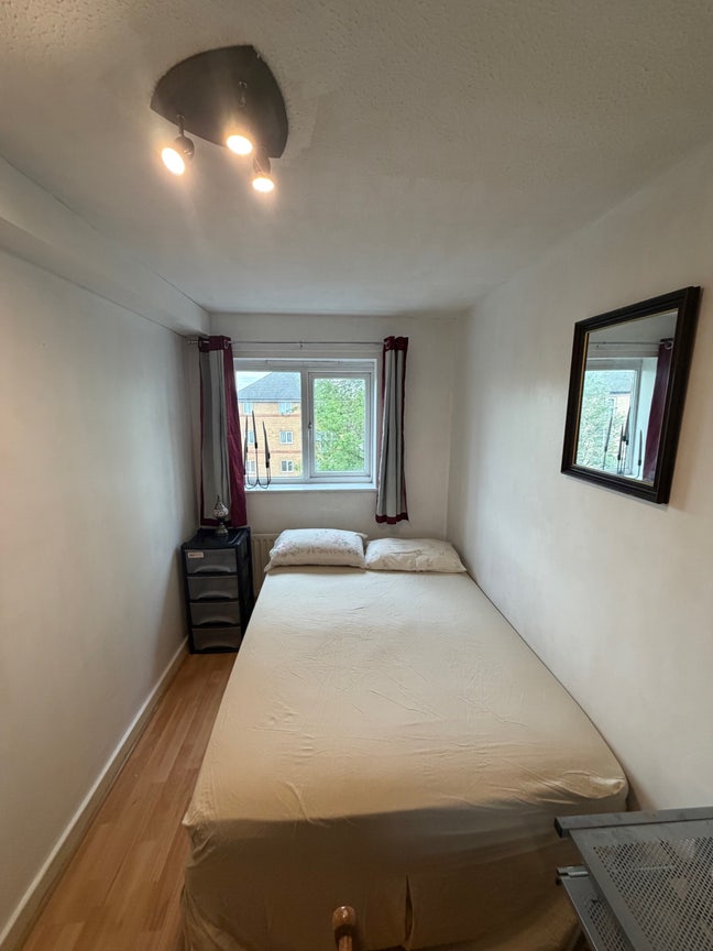 Room for rent Main Photo