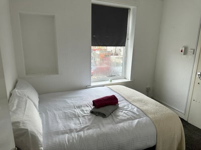 Double Room - Private Bathroom Main Photo