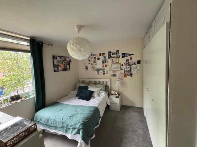 Double room in friendly, sociable flat Main Photo