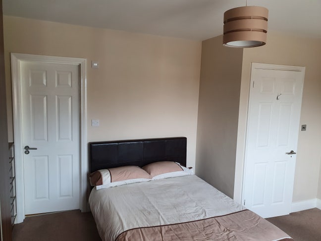 Master Bedroom with En-suite  Main Photo