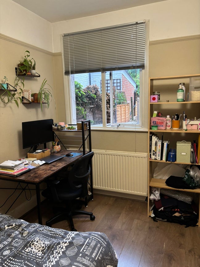 Ground floor room in shared house  Main Photo