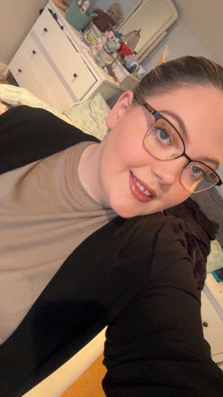 Professional Female seeks a double room Main Photo
