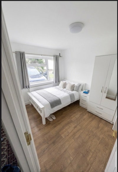 En-suite in Hornchurch  Main Photo