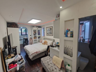 Studio/Double Ensuite Available Main Photo