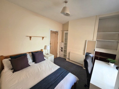 Double Room Southampton Centre -SO15 2HF Main Photo