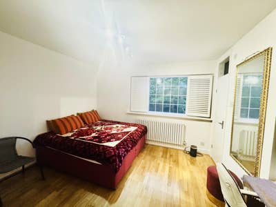 Cosy and Spacious Room Main Photo