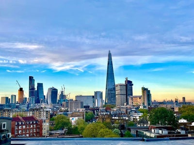 Beautiful Apartment with City Views Main Photo
