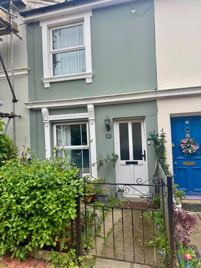 Looking for housemate who likes dogs Main Photo