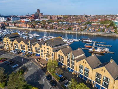 House on Liverpool Marina Main Photo
