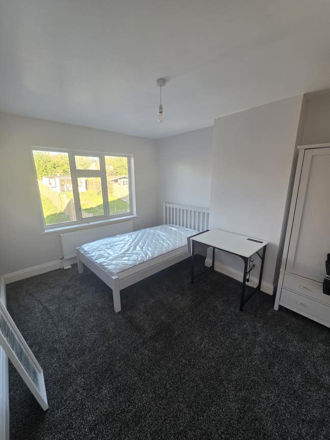 Spacious Double Room  Main Photo