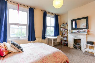 Large double room Main Photo