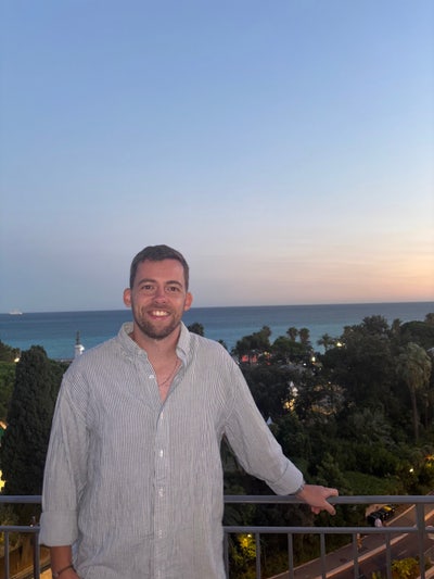 Professional Male seeks a double room Main Photo