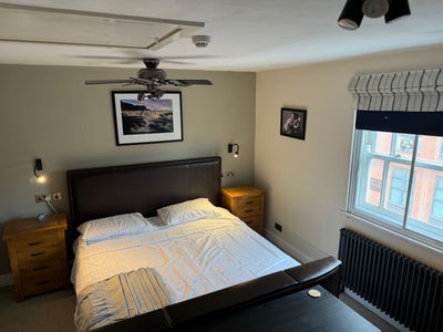 Premium Ensuite Room in Central JQ Townhouse Main Photo