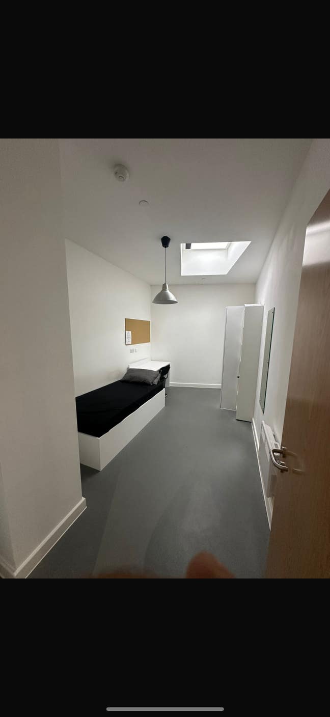 Student accommodation available for transfer Main Photo