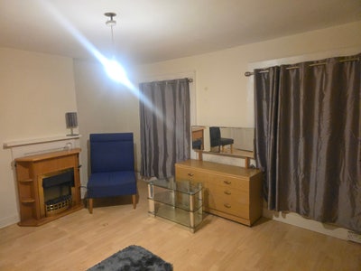 Large double room in town centre Main Photo