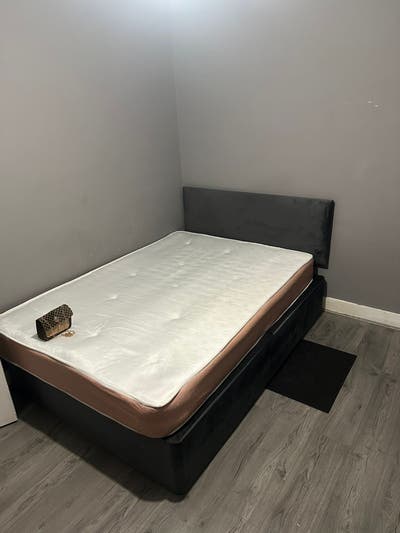 Double rooms close to aylesbury town  Main Photo