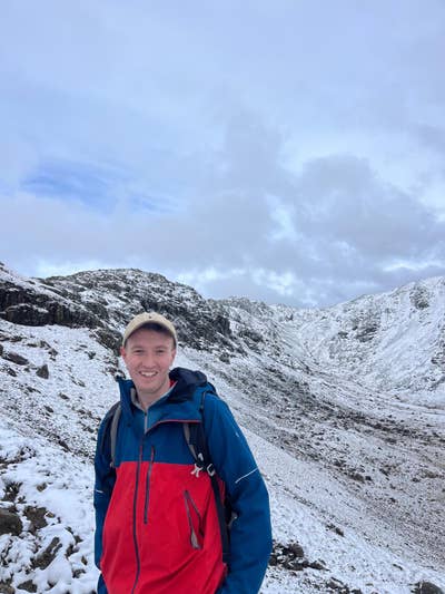27 looking for double room or buddy up Main Photo