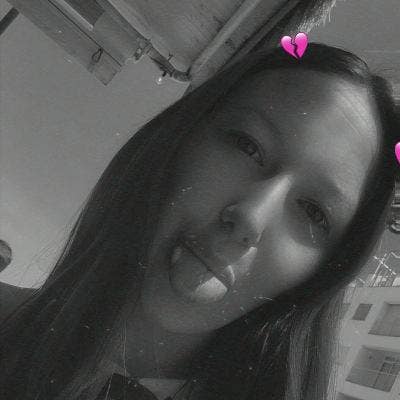 28 year old Female seeks a double room Main Photo