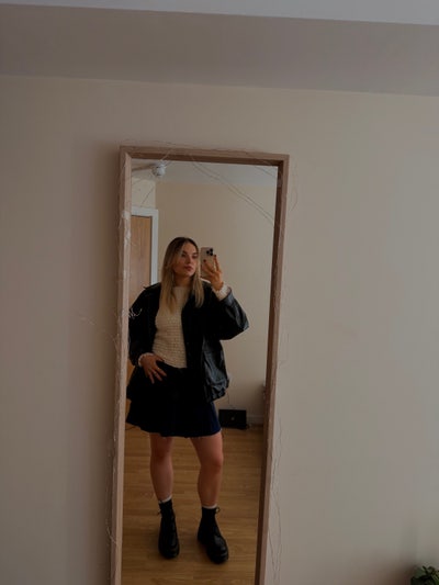 Looking for a room or buddy up 🌞 Main Photo