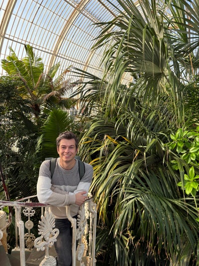 Professional Male seeks a single or double room Main Photo