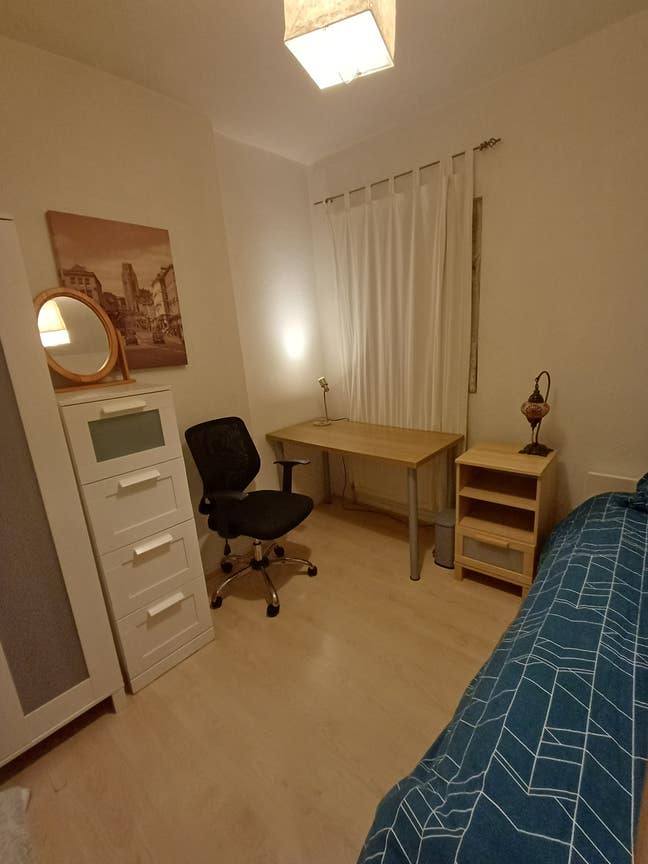 Single Room Available in Clean House  Main Photo