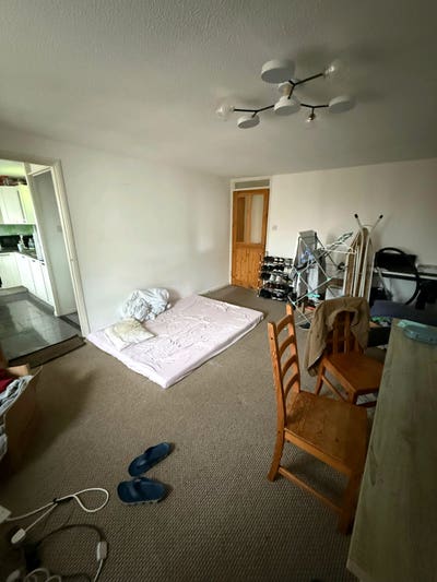 Shared Living Opportunity in Central Guildford  Main Photo