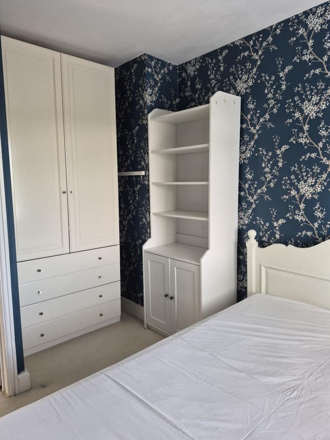 Double room in clean house Main Photo