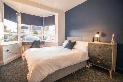 Double Bedroom in Stylish House Share 🏠 Main Photo