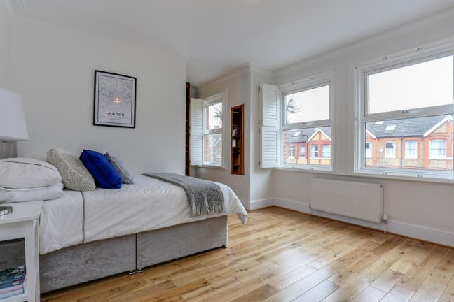 Lovely Northfields Double Room Main Photo