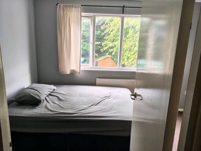 Spacious Room to Let - Near L&D Hospital, Luton Main Photo