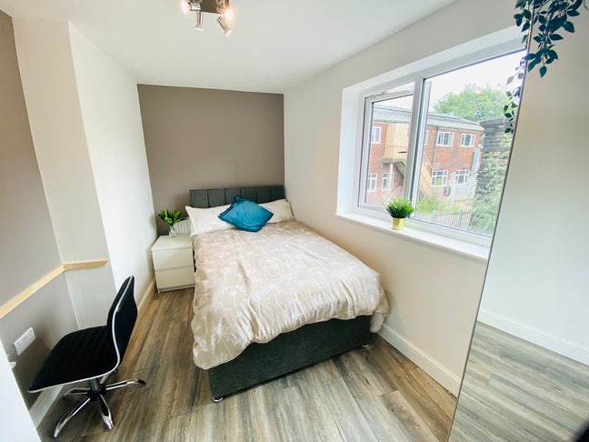 Designer 8 Bed Fallowfield🏡 Share Main Photo