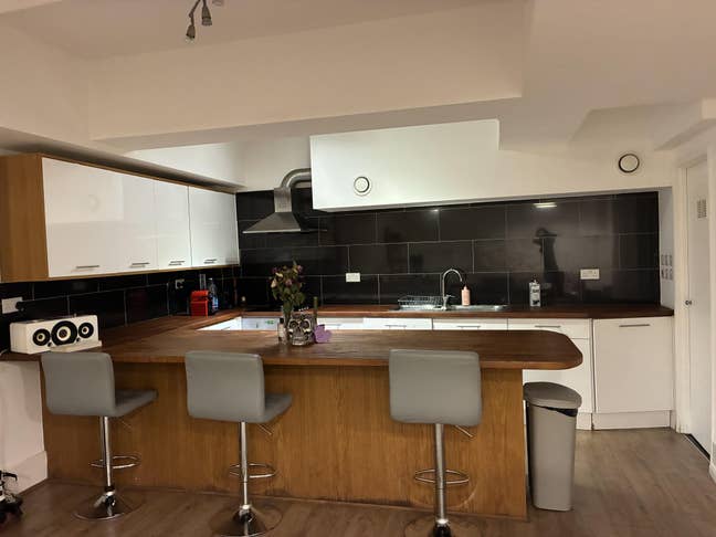 Double room en-suite to rent cool flat Main Photo