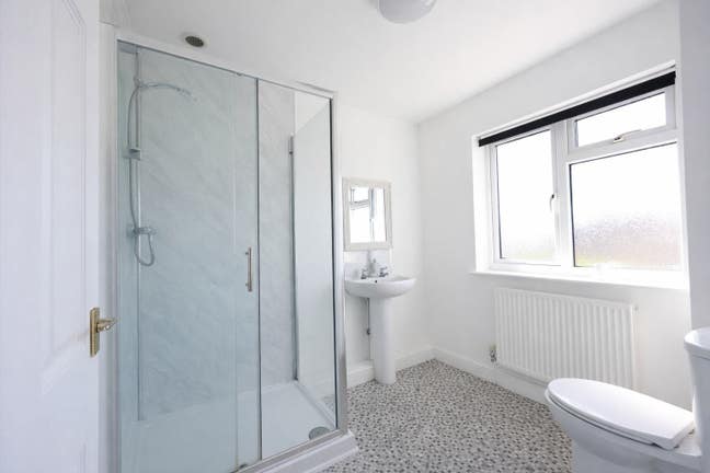 Large en-suite room - All bills included - NR5 Main Photo