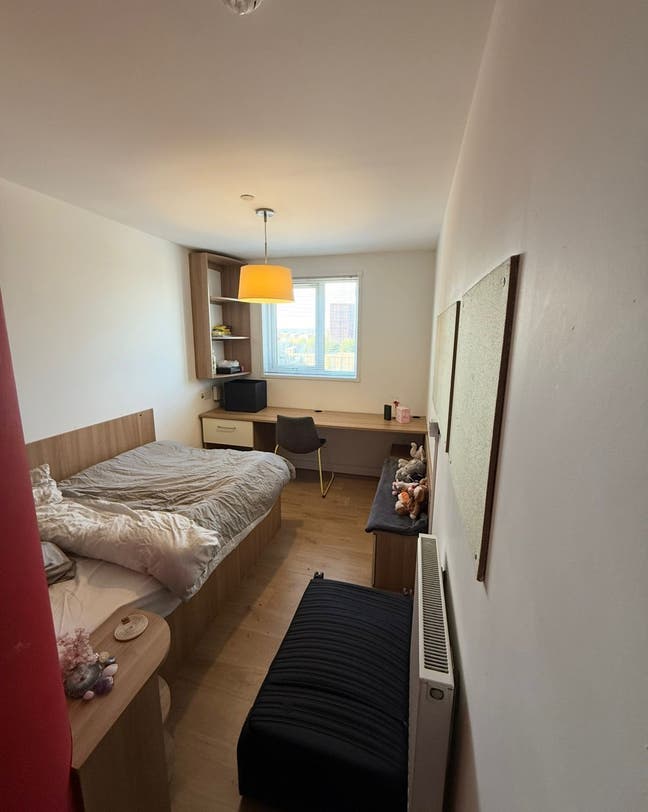 Student En-suite Room Available –Take Over Tenancy Main Photo