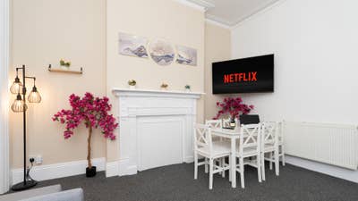 Spacious Rooms in a Shared House - With Cleaning  Main Photo