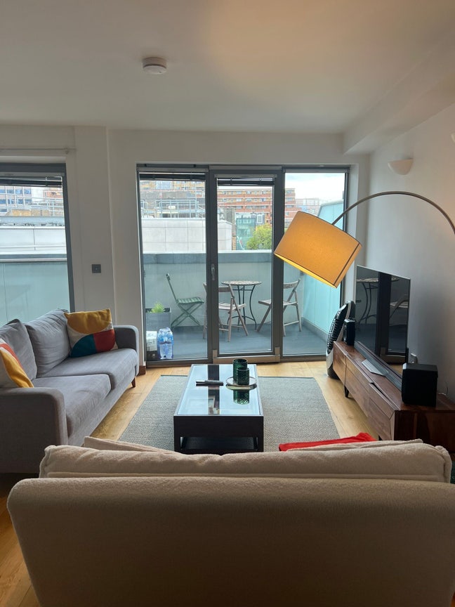 ✨ Looking for a Flatmate – Cute Duplex Apartment ✨ Main Photo