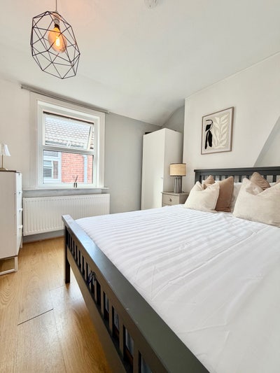 &pound;595 double room - deposit &pound;350 Main Photo