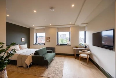 Large luxury studio in the heart of Sheffield Main Photo