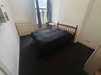 Large Double Room Manor House- Zone 2 Main Photo