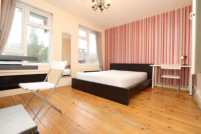 Stunning Room for 2 - Zone 1 - Shoreditch  Main Photo